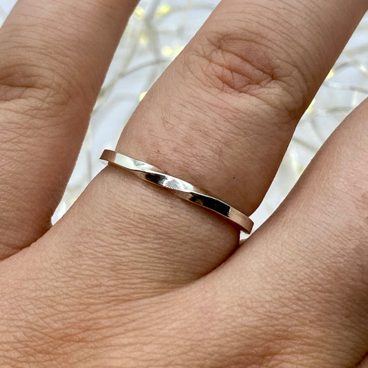 Twist Ring Band