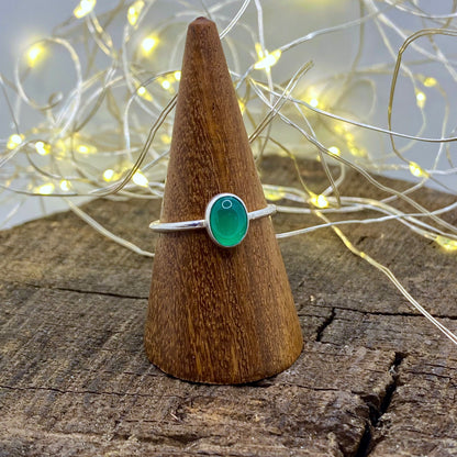 Green Onyx Oval Dainty Ring